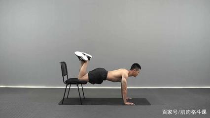 利用自身体重的渐进超负荷：从标准俯卧撑到单手俯卧撑的路径